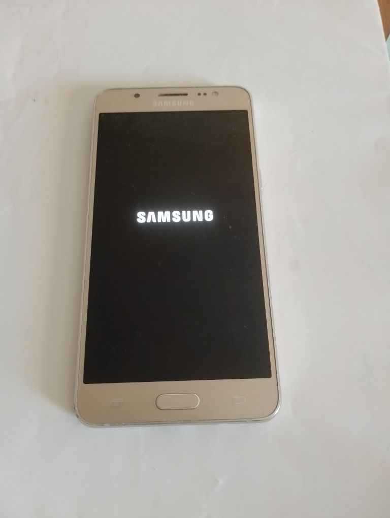 Продавам Samsung Galaxy J5 – само за 40 лв!

Телефонът е използван, но