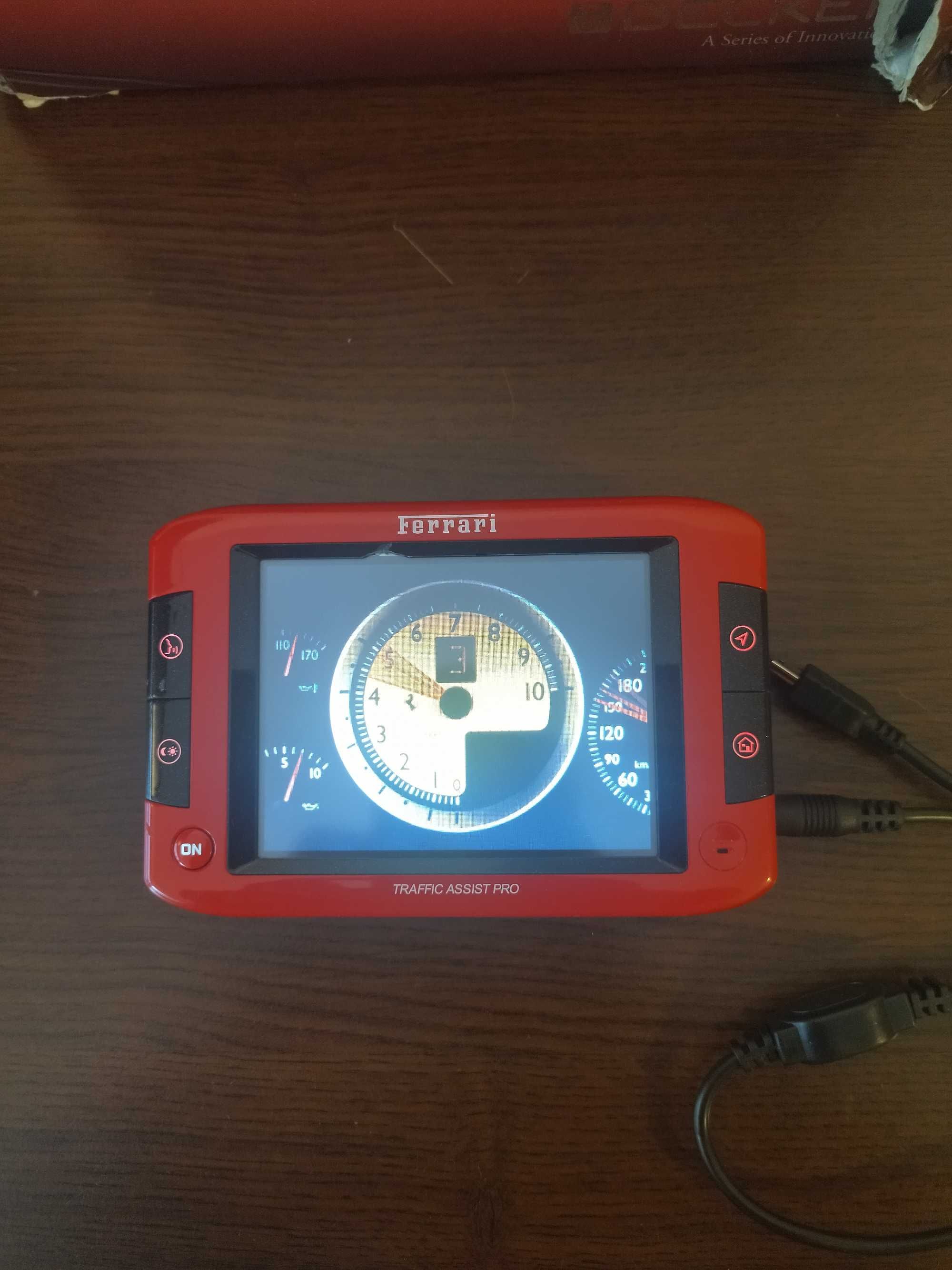 Продавам навиагиця Becker Ferrari