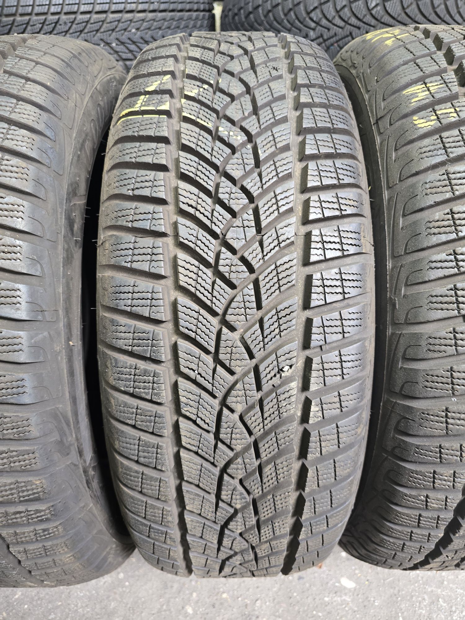 215/60/16 Goodyear  4бр