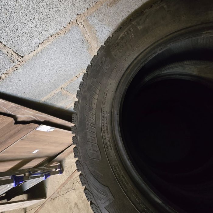 Продается зимние шины шипованные