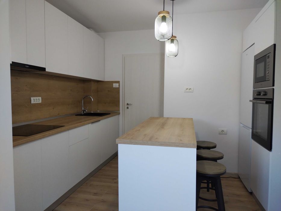 Vând apartament 3 camere, Micalaca zona 300