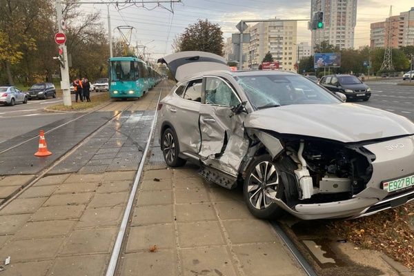 Urilgan moshinalani CRASHdan chiqazamiza