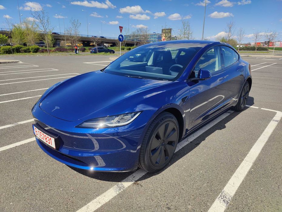 Tesla model 3 highland 2024 SR 27000 km albastru cu interior negru