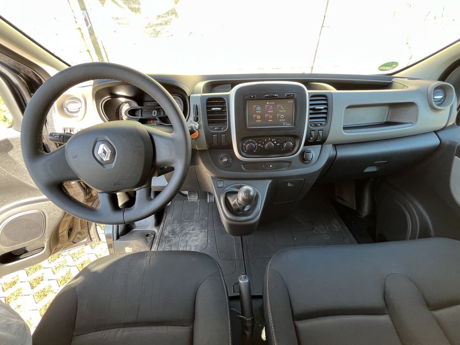 Renault Trafic 1.6 DCI 2015 nerulat in tara