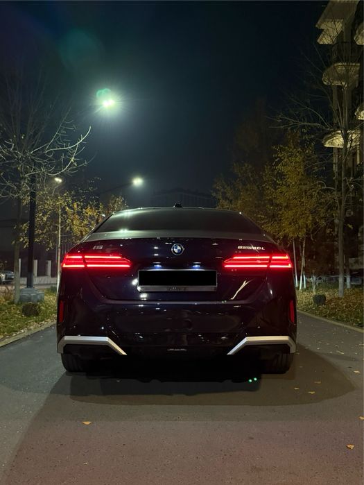 Bmw i5 40l 2025 yil