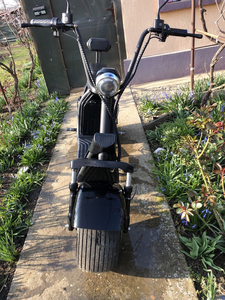 Vând moped electric