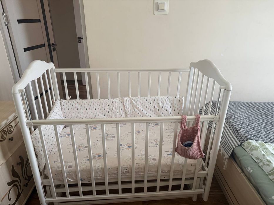 Детская кроватка из массива березы