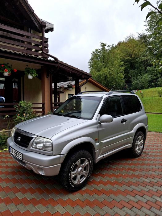 Suzuki grand vitara offroad 2.0 benzina an 2003 AC funcțional