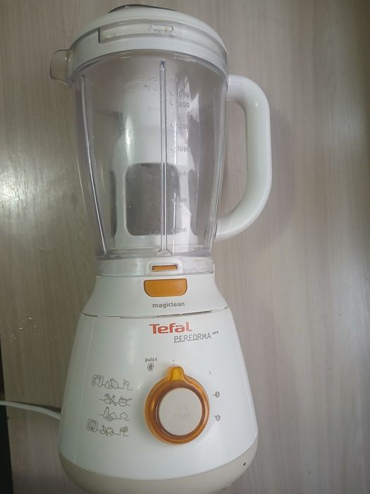 Блендер Tefal продам 2 литра