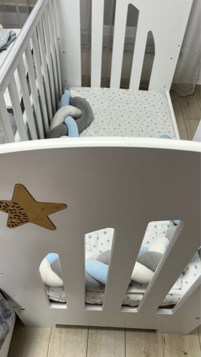 Patut din lemn cu saltea din cocos Ideal Bebe