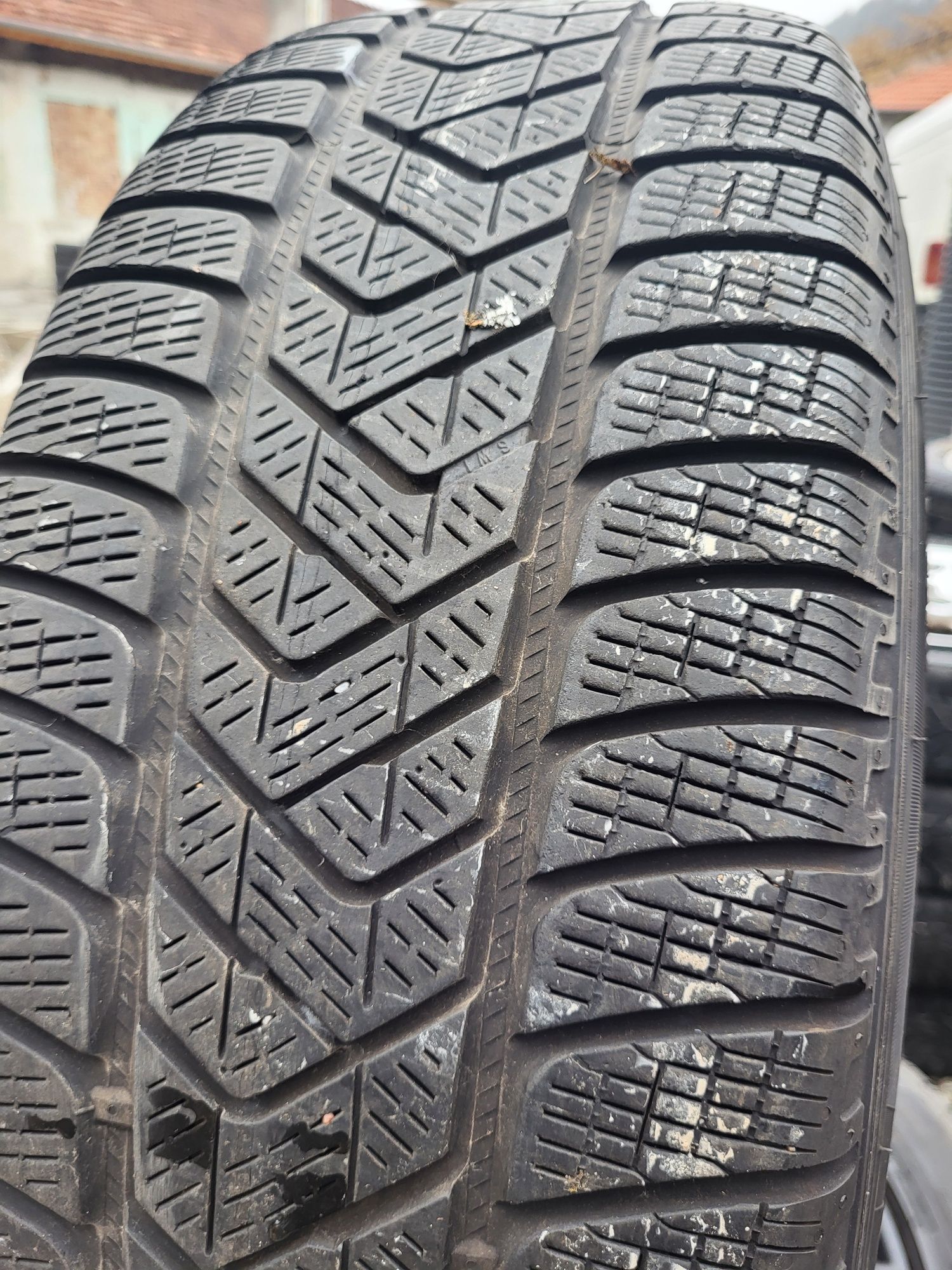 4 бр 235/60/18 Pirelli зимни гуми