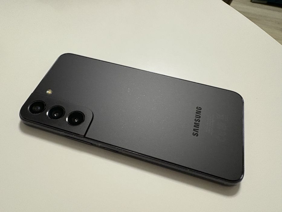 Samsung  galaxy s 22