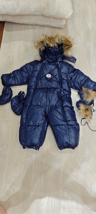 Продается зимний комбинезон детский