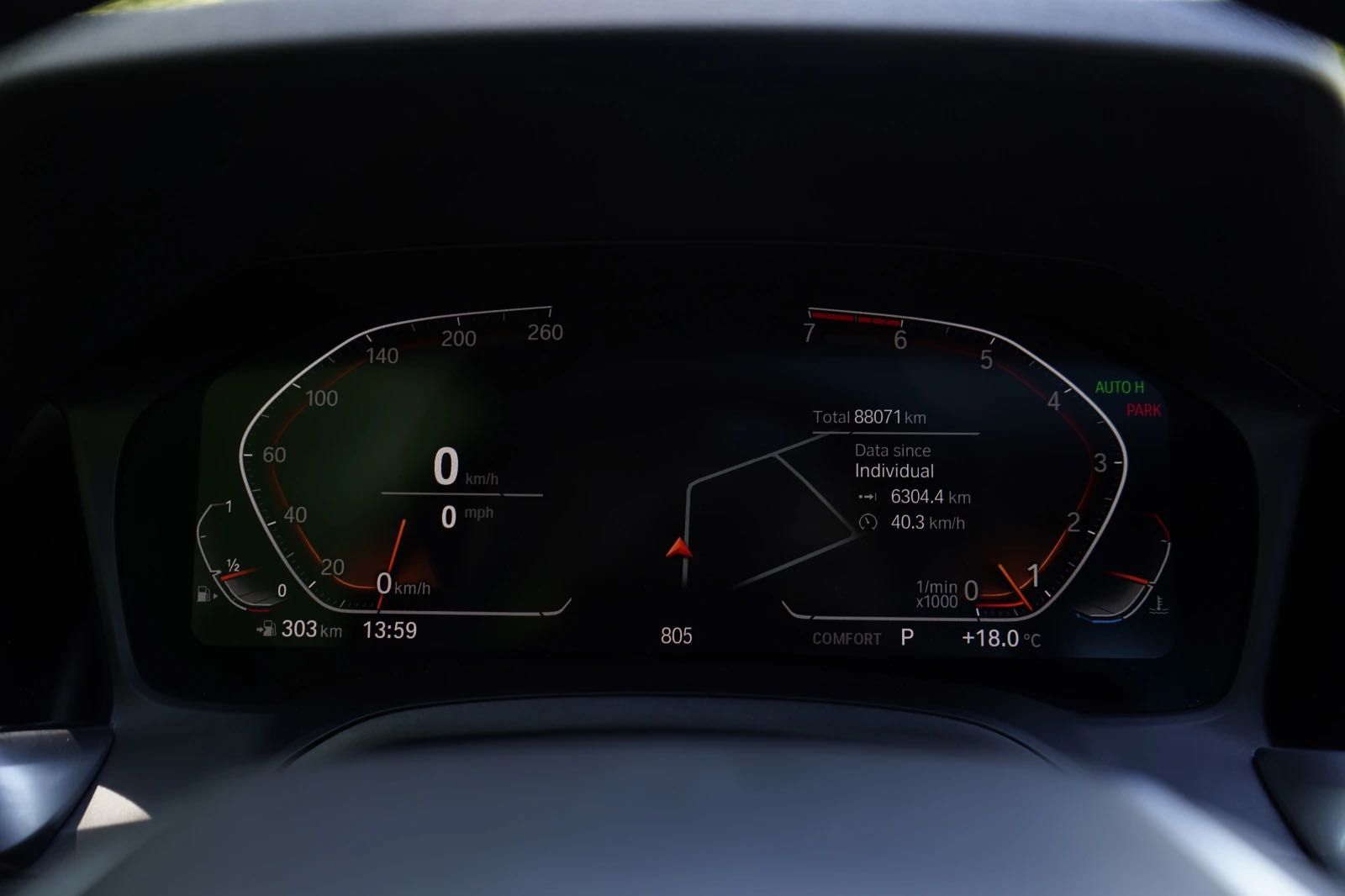 BMW 330 xDrive/KEYLESS/ Virtual Cockpit/ Sport Line