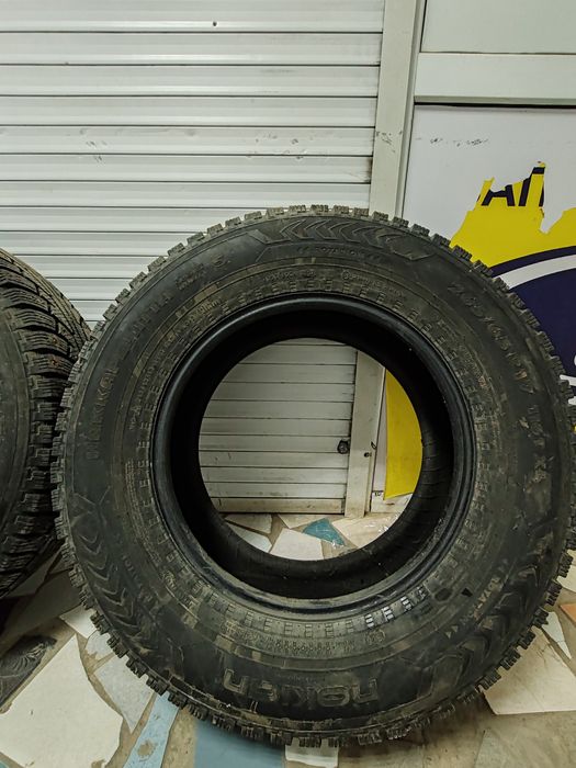 Продам шины 265/65р17