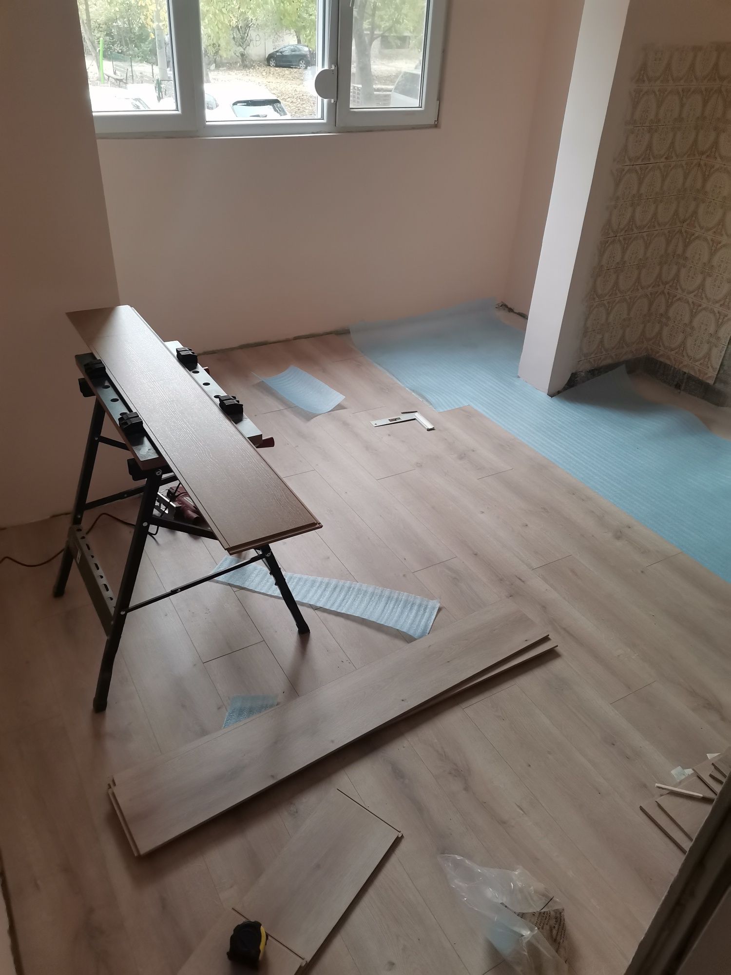 Монтаж на ламиниран паркет