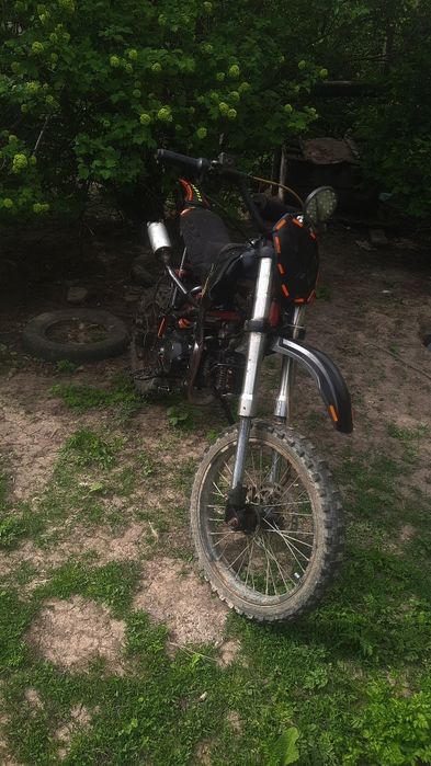 Salut!Vând cross 125cc 4t funcțional nu are defecte!