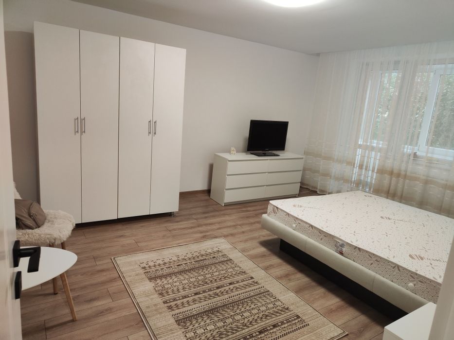 Apartament o camera de închiriat!