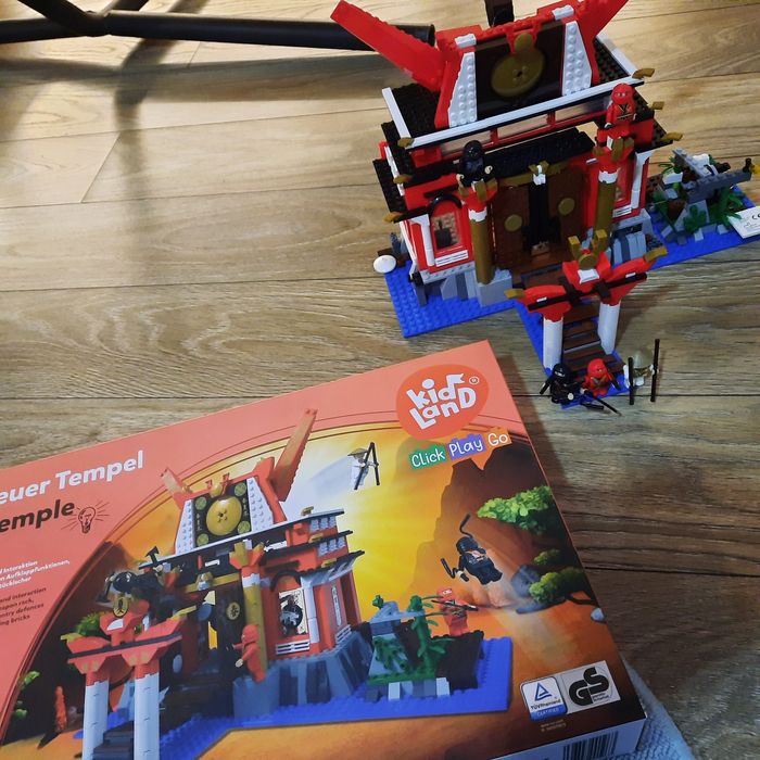 Конструктор,914 части.Без липсващи части.Реден веднъж от нов.