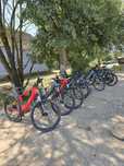 Închiriez biciclete electrice