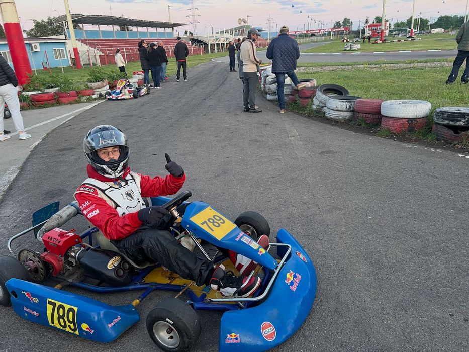 Vând kart  comer 80