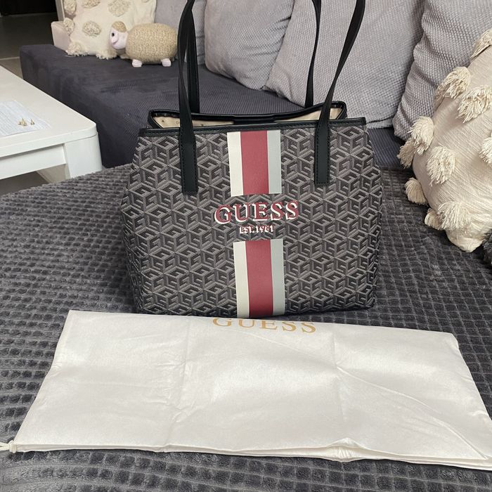 Чанта Guess