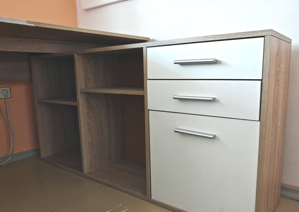 Бюро употребявано