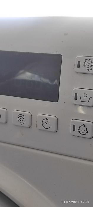 Продавам пералня Hotpoin Ariston WMG 8237,за части