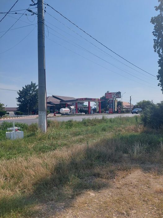 / DE VÂNZARE  / DE ÎNCHIRIAT  / Teren Intravilan  3707 Mp  / Oreavu  /