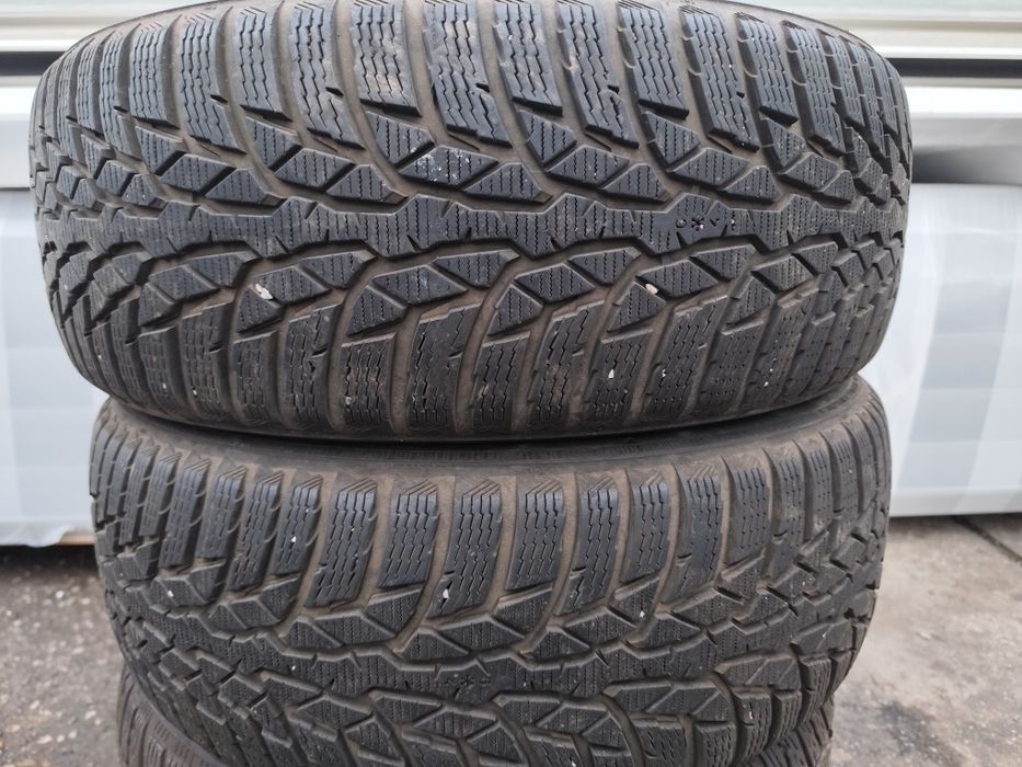 Anvelope 215 55 17 iarna nokian