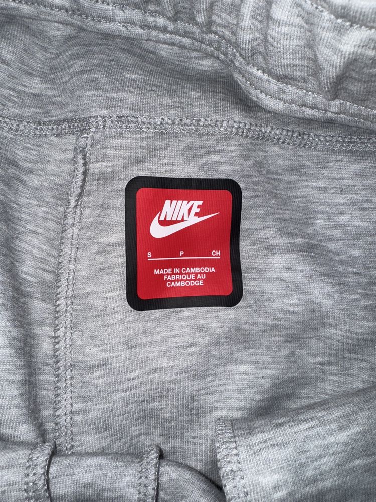 Nike Tech Fleece S