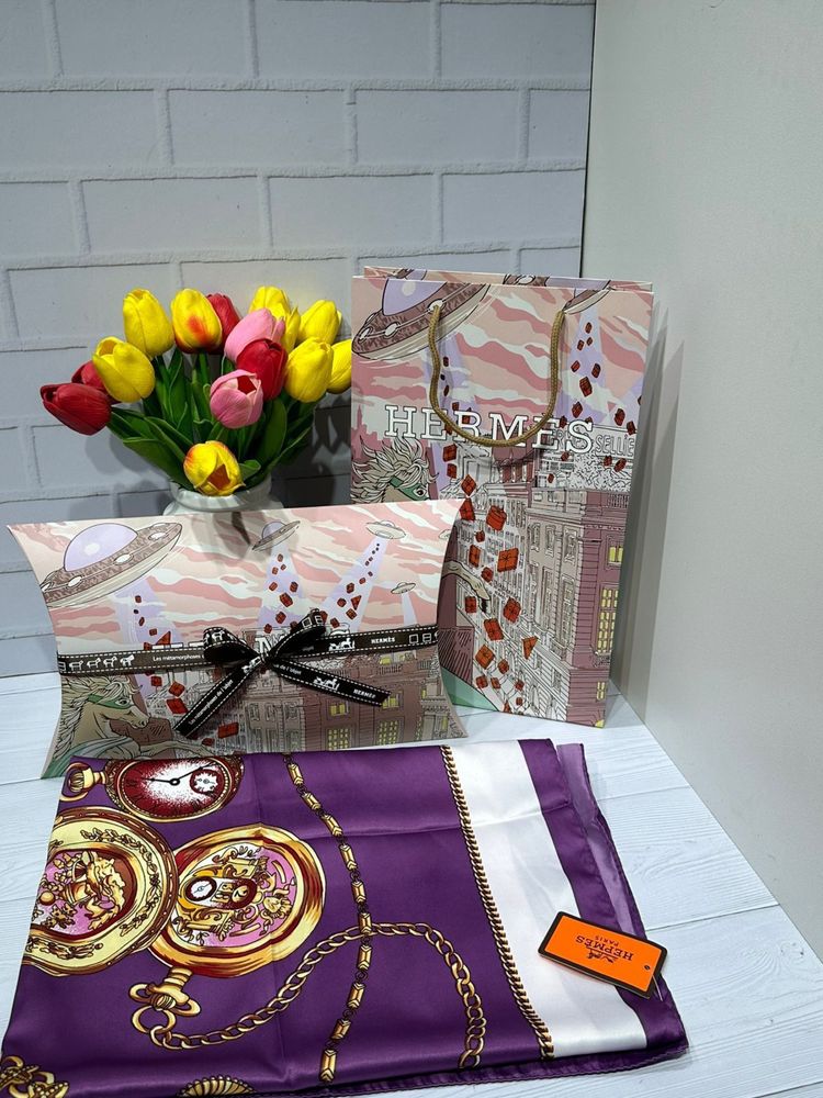 Брендовый шелковый платок разного расцветка!Подарочном коробке!Оптом!