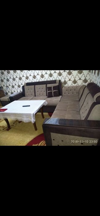 Продаётся мягкий диван угалок +раскладивается как двух спальный кроват