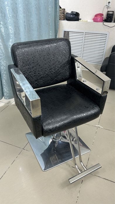 Салонный кресло сатылады,жагдайы жаксы,60/60 размери