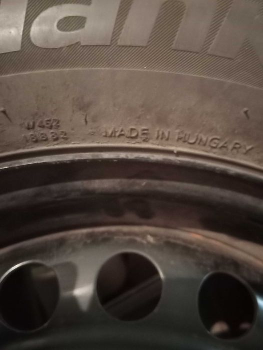 Jante cu anvelope de iarna 195 65 15 .(KIA   HYUNDAI)