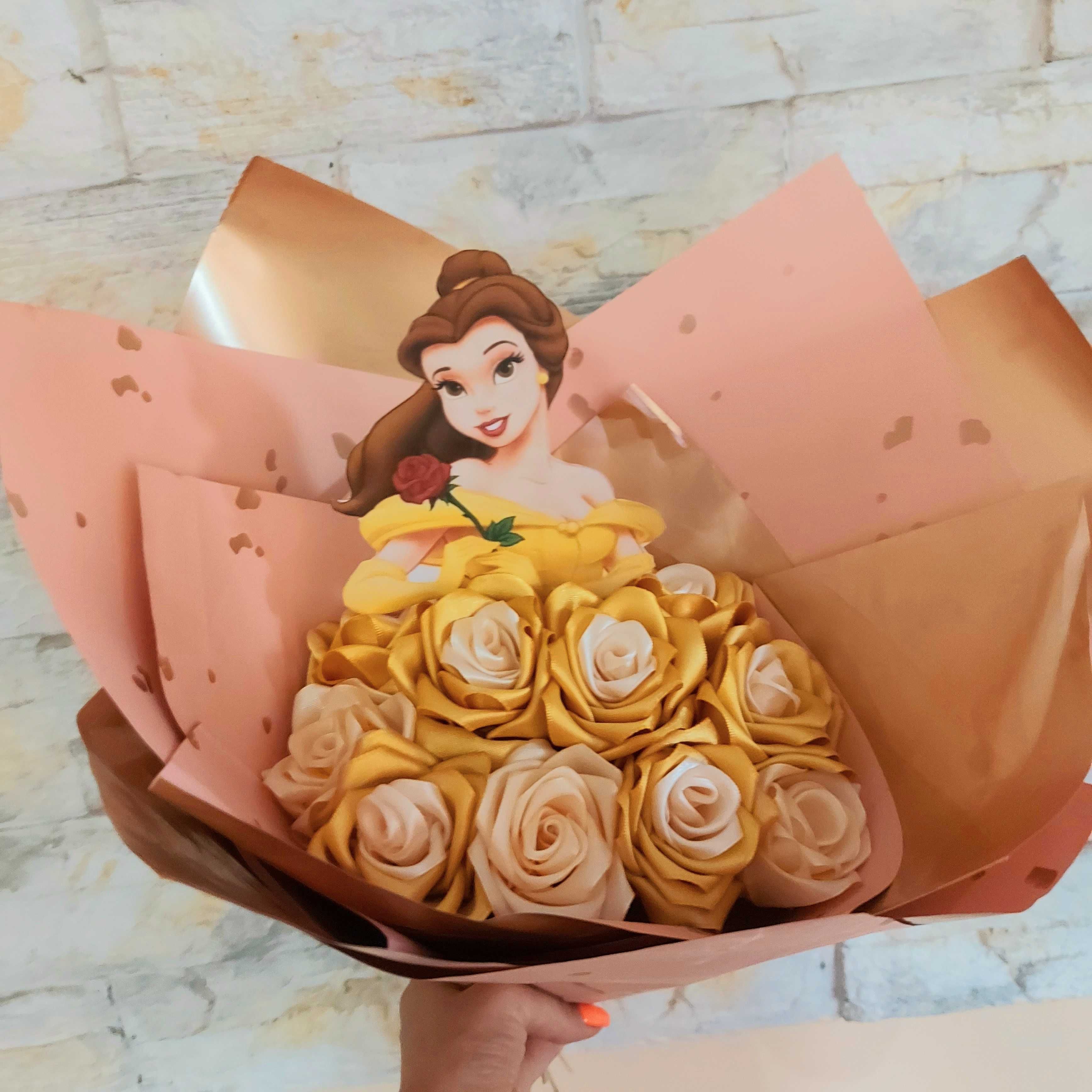 Вечни букети от сатенени рози и светеци пеперуди