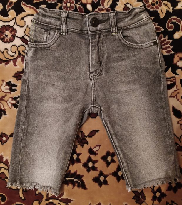 Продам шорты джинсовые р 104 на 3-4 года
