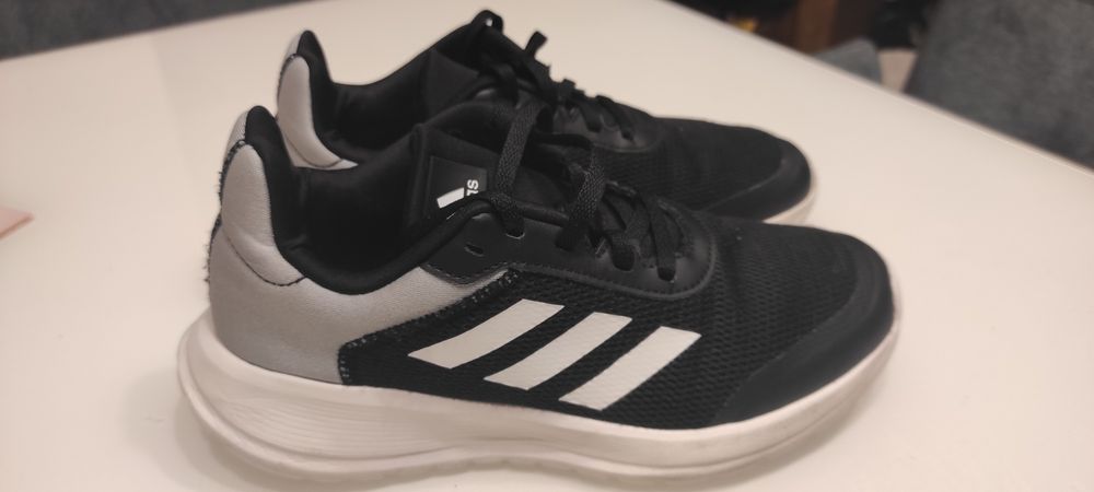 Маратонки Adidas 35 1/2