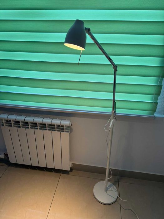 Продается напольная лампа IKEA TRAL