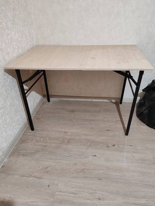 Стол обеденный для кухни