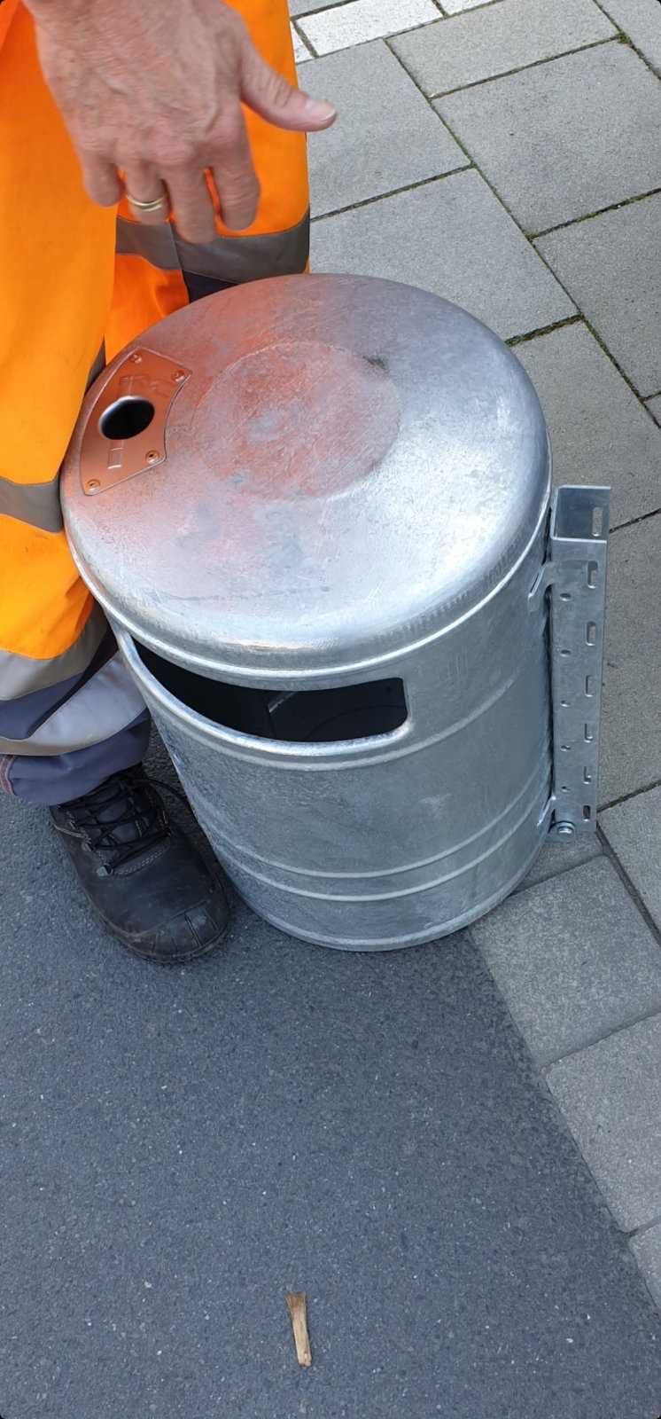 Немско поцинковано градинско кошче за боклук