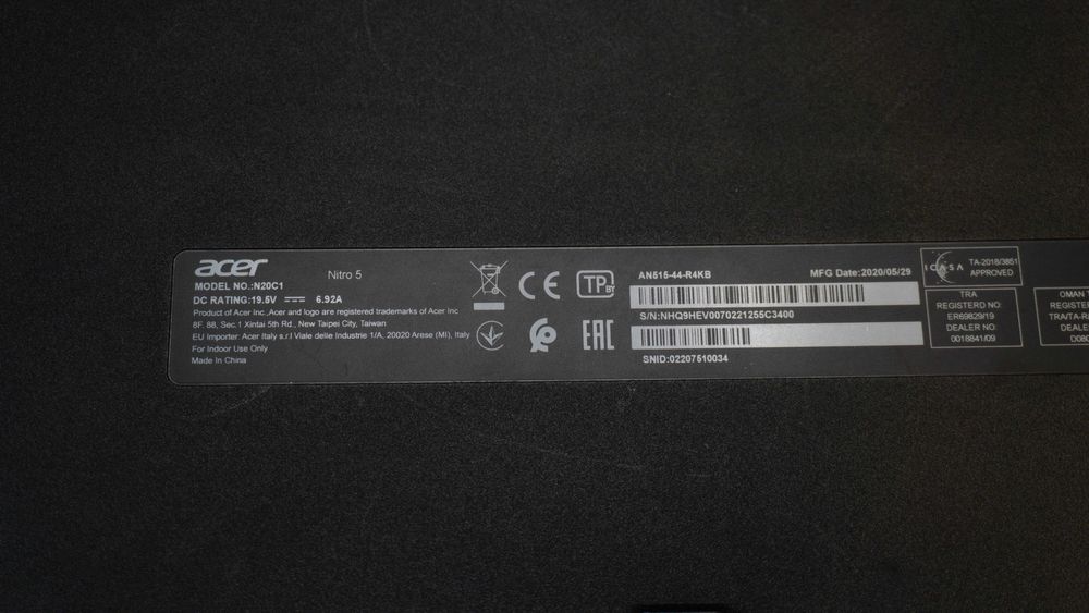 Laptop gaming Acert Nitro 5 Ryzen 7 4800H GTX 1650Ti 16Gb ram 144hz