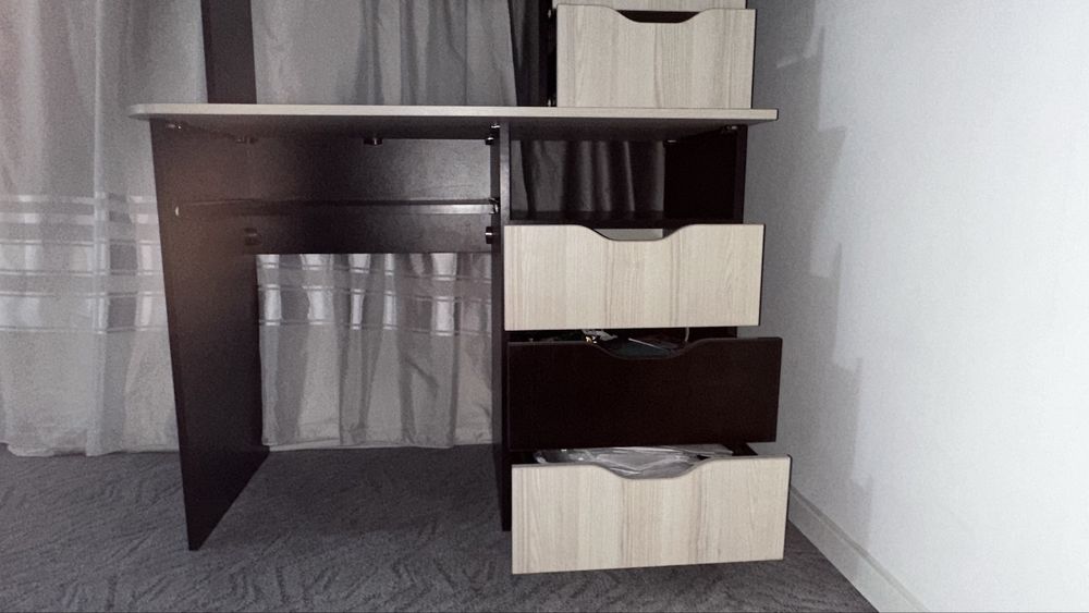 Birou cu biblioteca detasabila