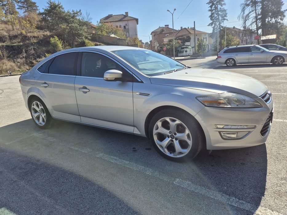 Ford Mondeo 2012год