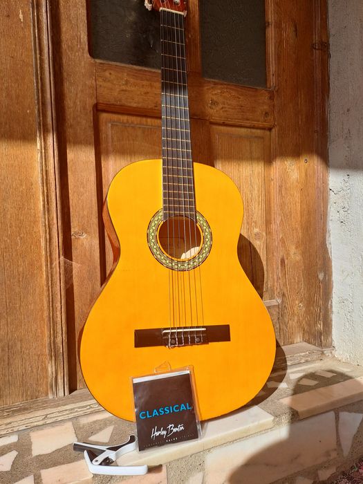 Set chitara cu capodastru ,corzi noi și husa