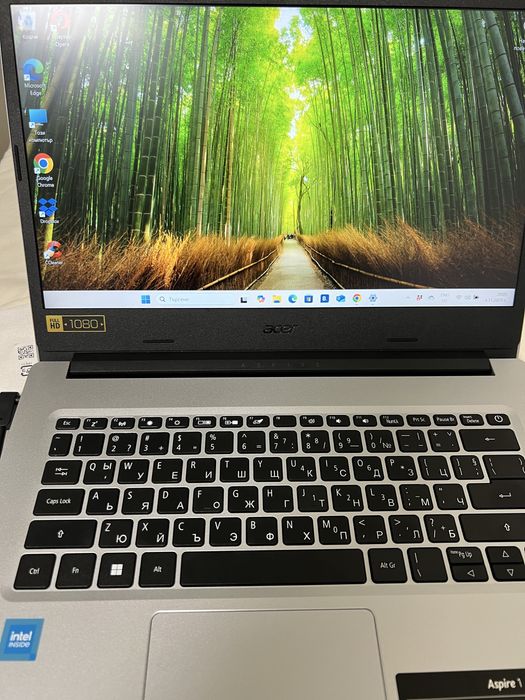 Лаптоп Acer, чисто нов !