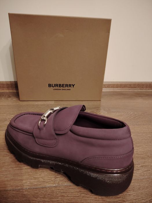 Burberry оригинални обувки нови