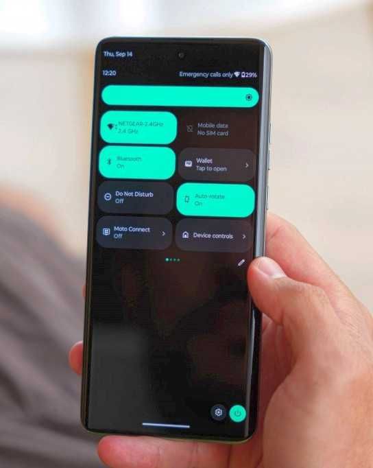 Motorola Edge 40 Neo 5G - 256GB/RAM 8GB, OIS, 144Hz pOLED, Стерео Atmo