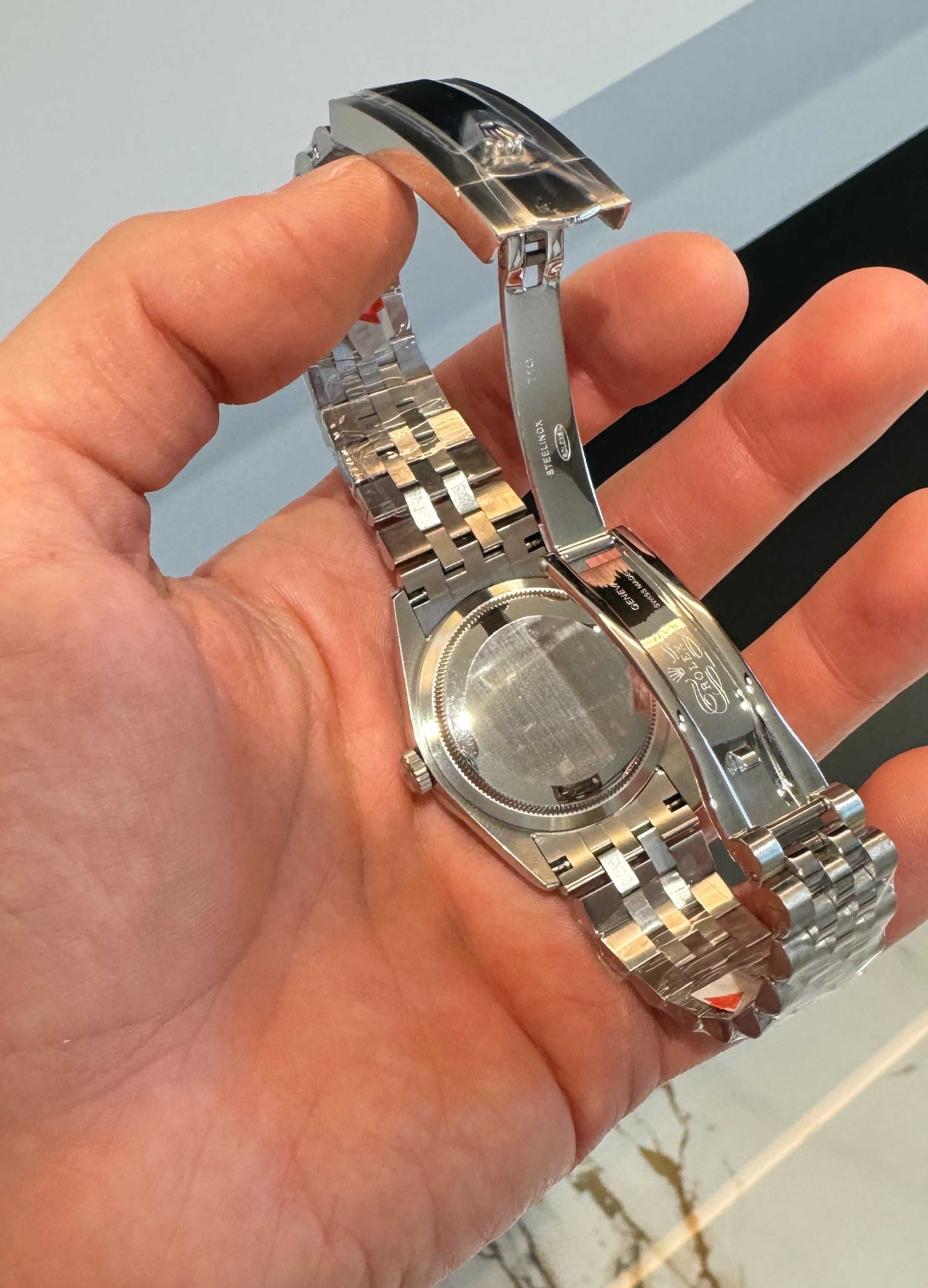 Дамски / Часовници 36mm сребро