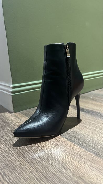 Продам новые стильные ботельоны